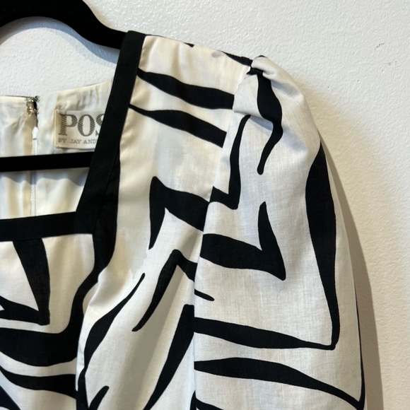 VINTAGE/POSH by Jay Anderson size 6 square neck dress with slightly puff sleeve - Picture 9 of 10